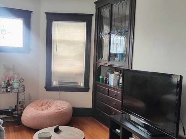 933 E Broadway, Boston MA 02127
