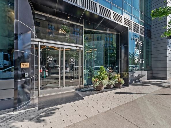 188 Brookline Ave 22E, Boston MA 02215