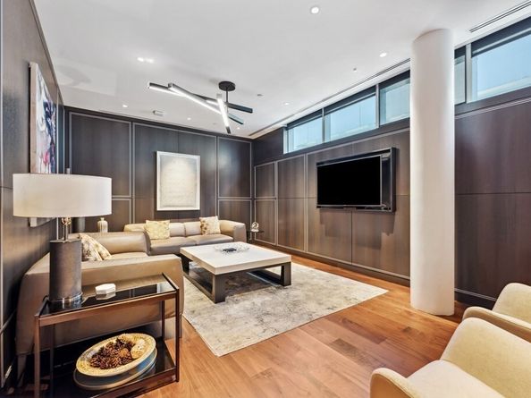 188 Brookline Ave 22E, Boston MA 02215
