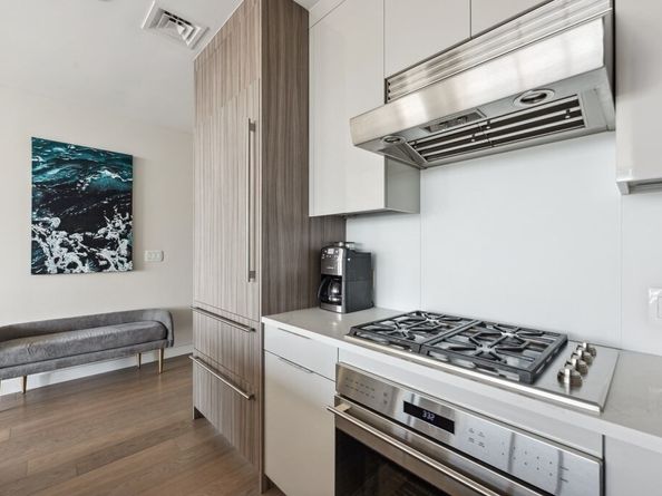 188 Brookline Ave 22E, Boston MA 02215