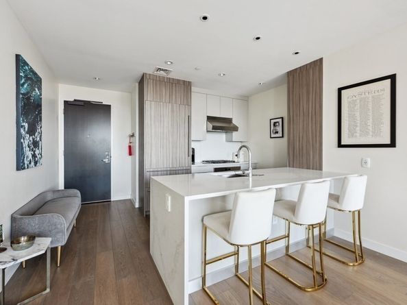 188 Brookline Ave 22E, Boston MA 02215