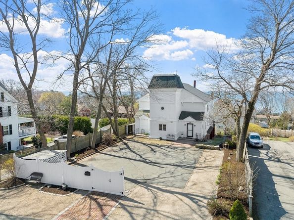 303 Nahant Rd, Nahant MA 01908