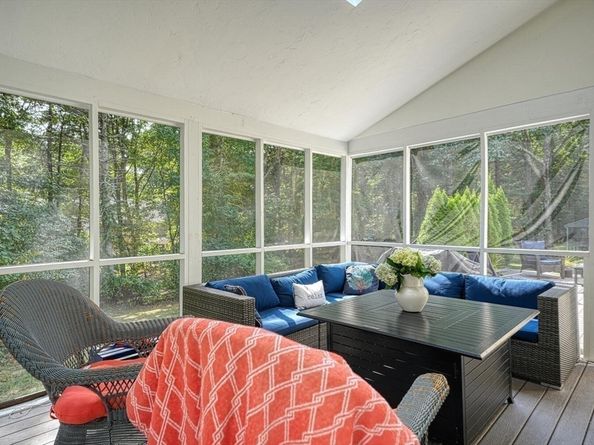 3 Pheasanthill Road, Norfolk MA 02056