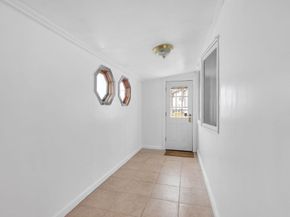 176 W Elm Ave, Quincy MA 02170