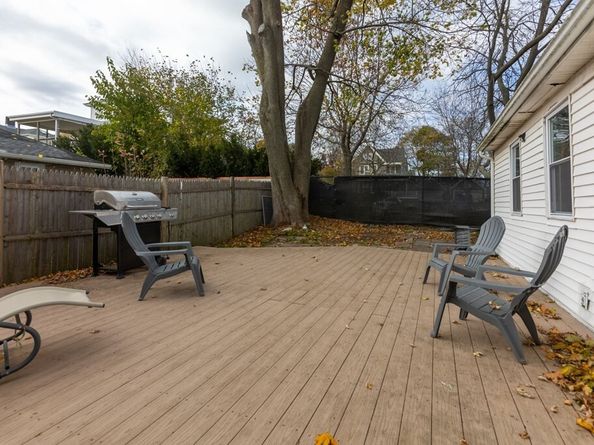 176 W Elm Ave, Quincy MA 02170