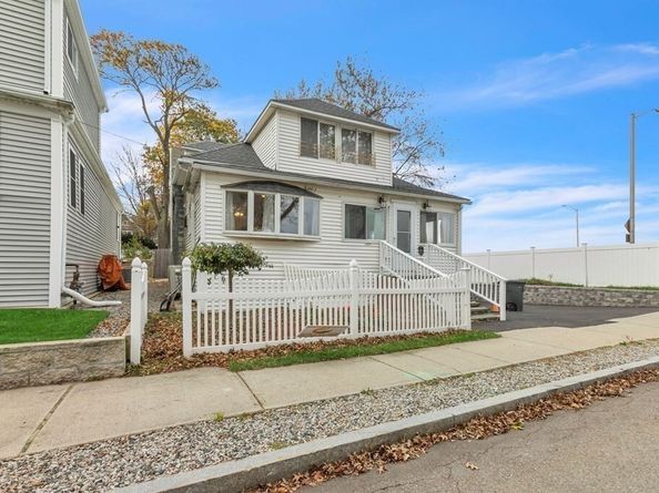 176 W Elm Ave, Quincy MA 02170