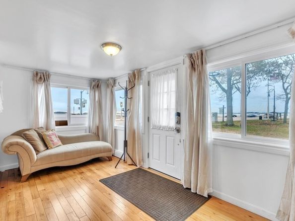 176 W Elm Ave, Quincy MA 02170