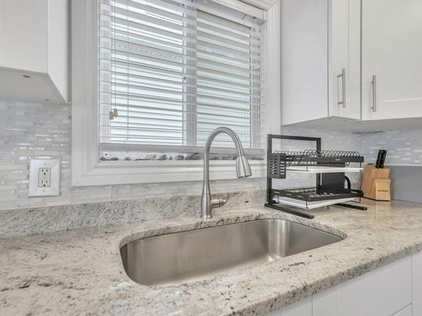 176 W Elm Ave, Quincy MA 02170