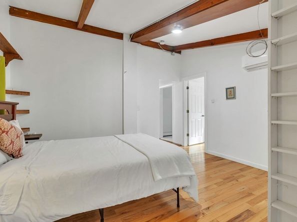 176 W Elm Ave, Quincy MA 02170