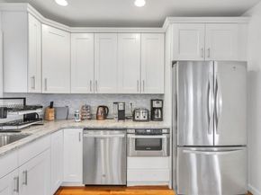 176 W Elm Ave, Quincy MA 02170