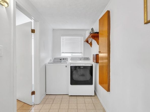 176 W Elm Ave, Quincy MA 02170