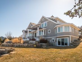 73 Phillips Ave, Rockport MA 01966