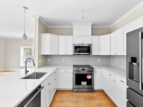 485 Blue Hills Parkway 21, Milton MA 02186