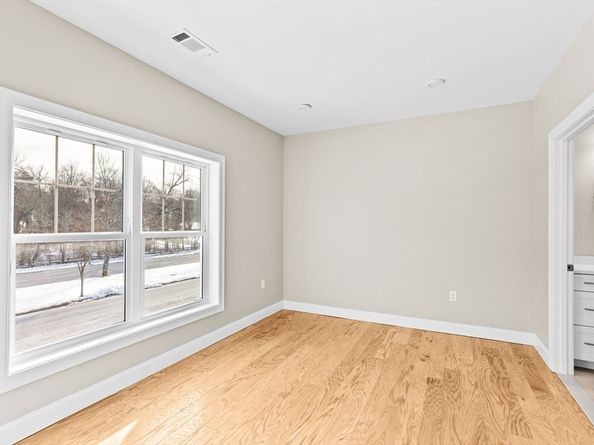 485 Blue Hills Parkway 21, Milton MA 02186