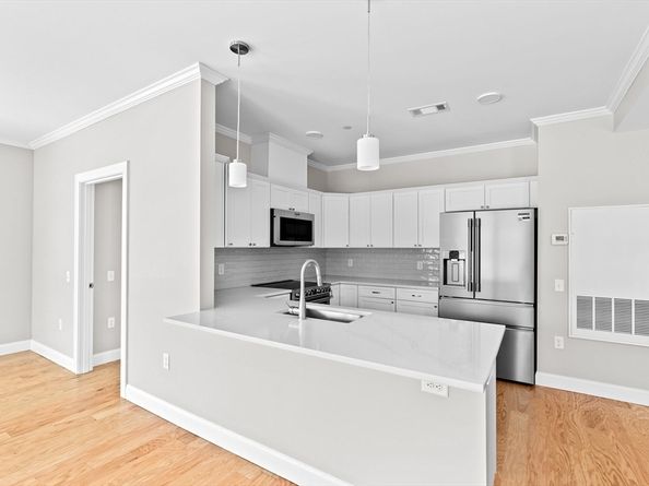 485 Blue Hills Parkway 21, Milton MA 02186