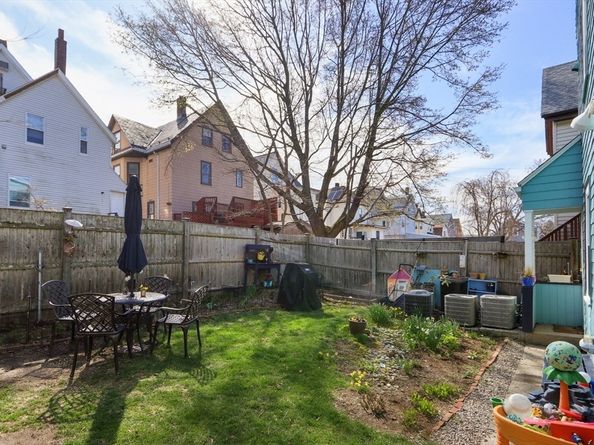 70 Albion 3, Somerville MA 02143