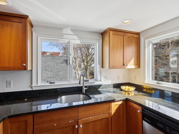70 Albion 3, Somerville MA 02143