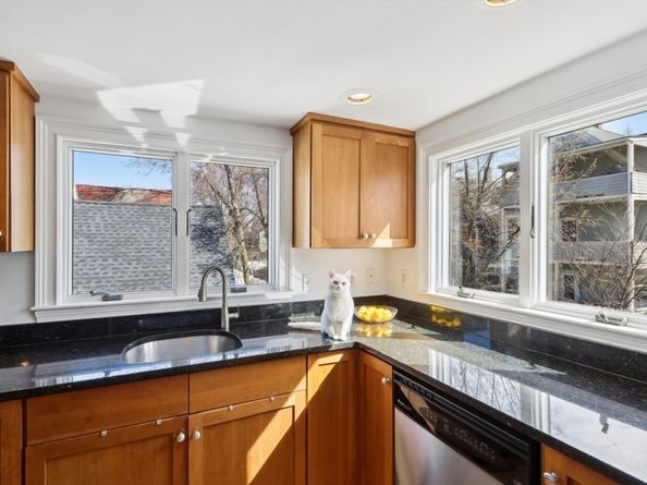 70 Albion 3, Somerville MA 02143