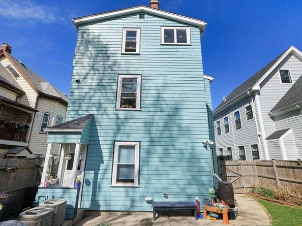 70 Albion 3, Somerville MA 02143