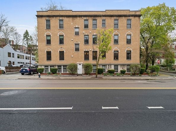 4 Fairbanks 2, Brookline MA 02446