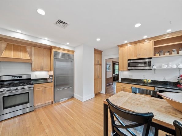 4 Fairbanks 2, Brookline MA 02446
