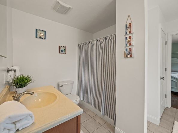 32 Rickey Ln, Wareham MA 02538