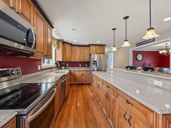 32 Rickey Ln, Wareham MA 02538