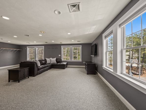 32 Rickey Ln, Wareham MA 02538