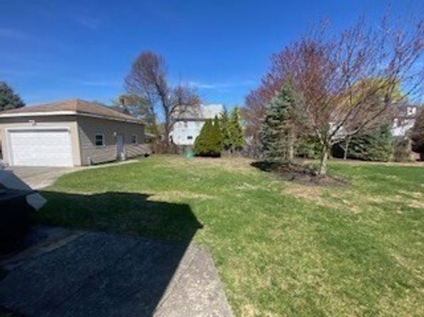 21 Emerson St, Peabody MA 01960