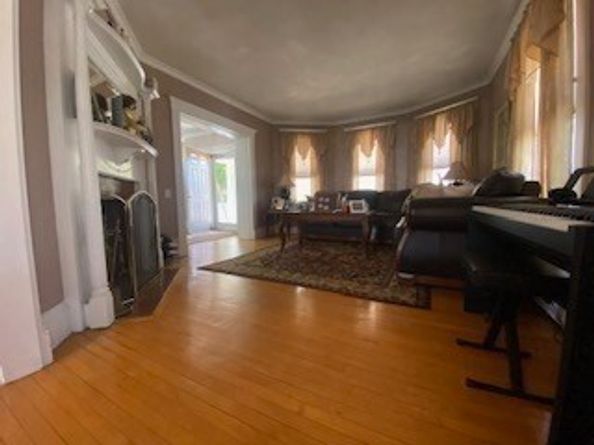 21 Emerson St, Peabody MA 01960