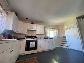 21 Emerson St, Peabody MA 01960
