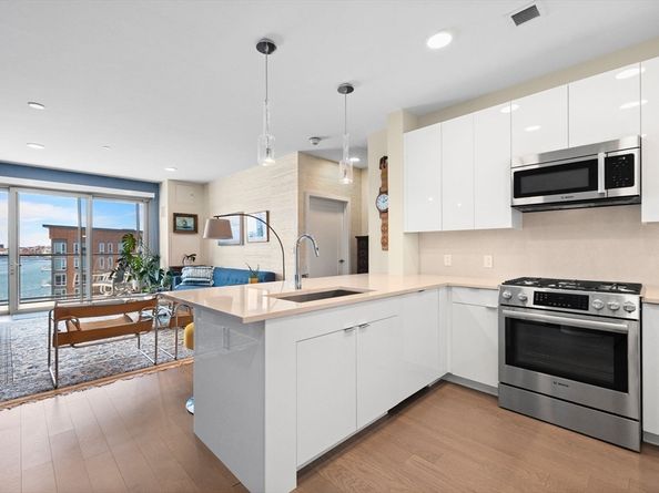 45 Lewis Street PH14, Boston MA 02128