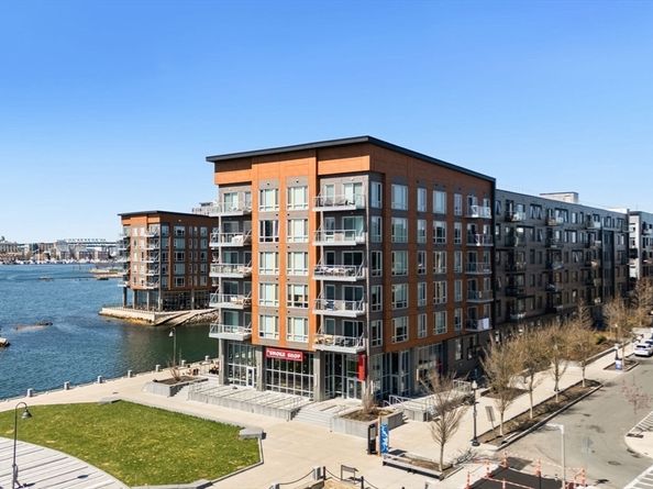 45 Lewis Street PH14, Boston MA 02128
