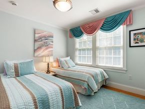 15 Rockport Rd, Weston MA 02493