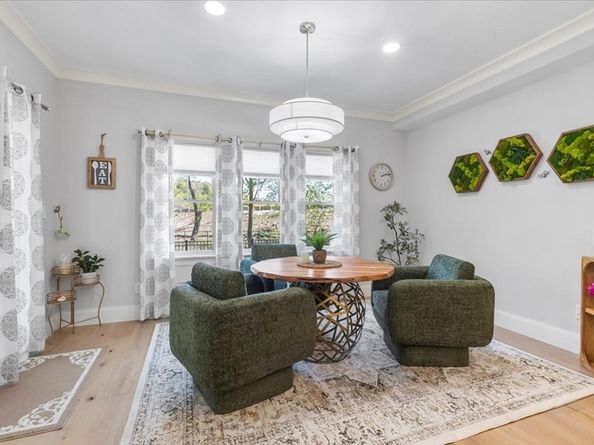 68 Evergreen B, Newton MA 02466