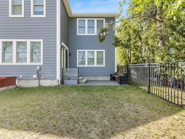 68 Evergreen B, Newton MA 02466