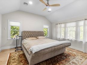 68 Evergreen B, Newton MA 02466