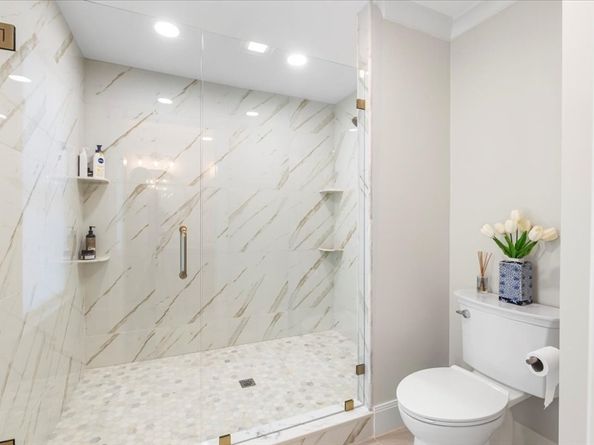 68 Evergreen B, Newton MA 02466