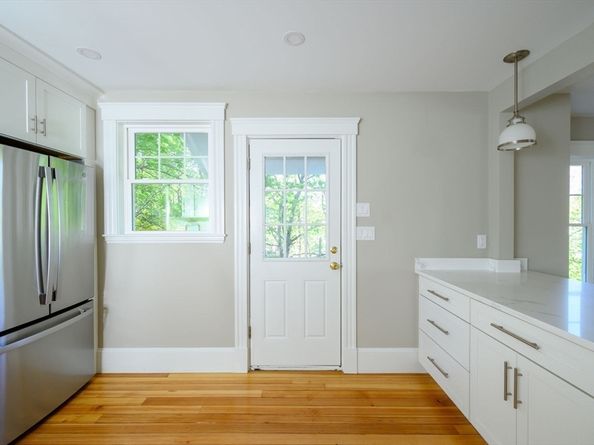 9 School Street, Hull MA 02045