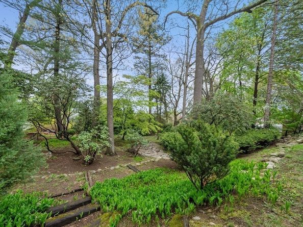 66 Windmill Ln, Arlington MA 02474