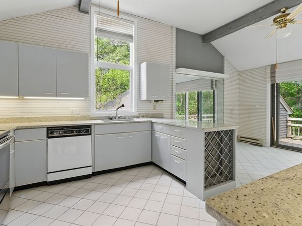 2 Hillside Dr 2, Wayland MA 01778