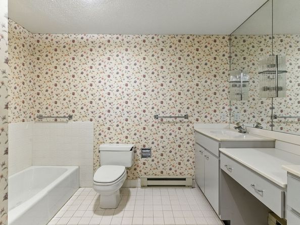 2 Hillside Dr 2, Wayland MA 01778