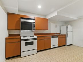 2 Hillside Dr 2, Wayland MA 01778