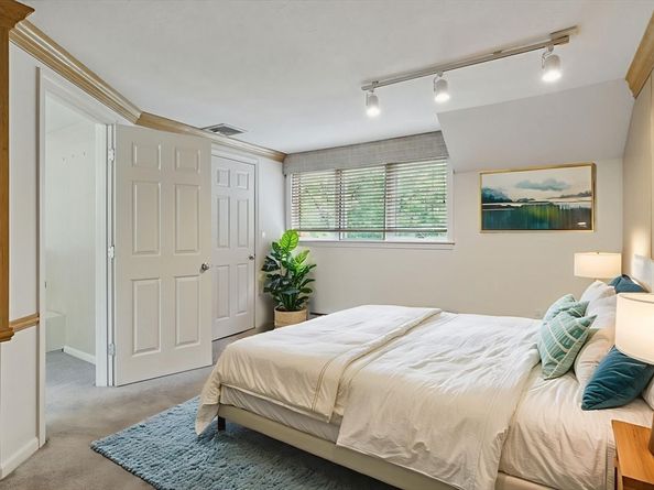 2 Hillside Dr 2, Wayland MA 01778