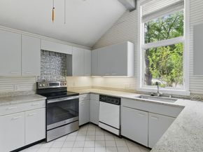 2 Hillside Dr 2, Wayland MA 01778