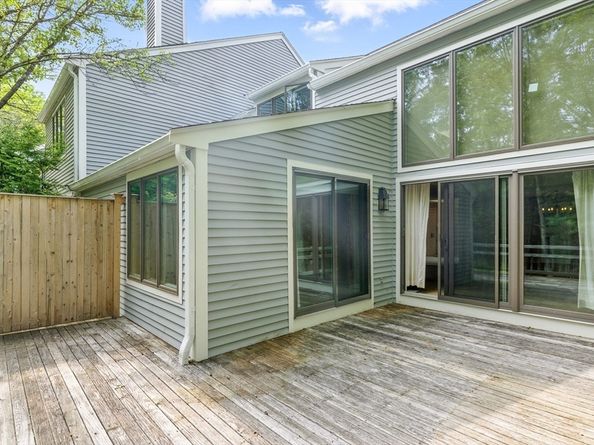 2 Hillside Dr 2, Wayland MA 01778