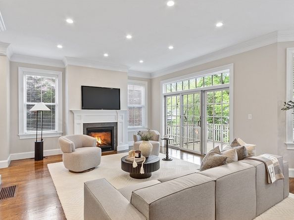 33 Winthrop 1, Brookline MA 02445
