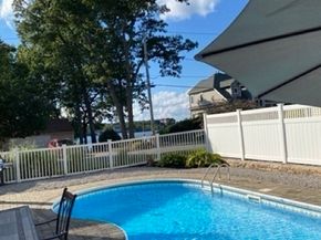 42 Colonial Rd, Webster MA 01570