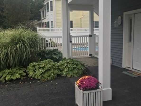 42 Colonial Rd, Webster MA 01570