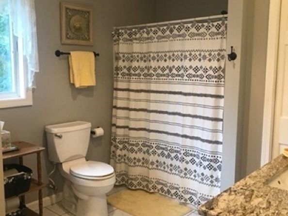 42 Colonial Rd, Webster MA 01570